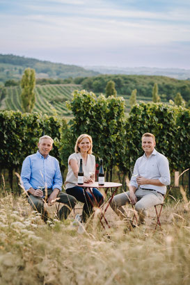 Familie Stift mit Wein in Röschitz