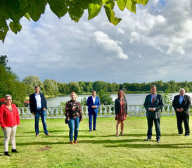© CDU Loxstedt (Mitglieder des Vorstandes der CDU Loxstedt mit Generalsekretär Kai Seefried und PSts Enak Ferlemann)