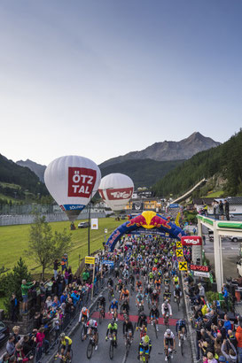 Start des 39. Ötztaler Radmarathons in Sölden (Copyright: Ötztal Tourismus/Lukas Ennemoser)