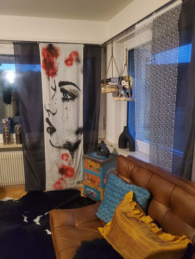 Grösse 60x240 cm an einem Schiebesystem befästigt