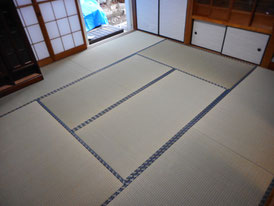 同じ部屋でも角度によって違った表情を見せる新畳★イグサの香りもバッチリです!
