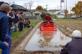 代掻き実演中