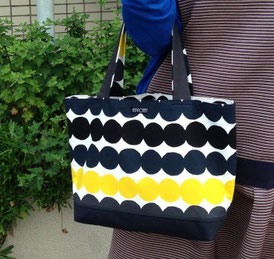 トートバッグ marimekko ラシィマット使用