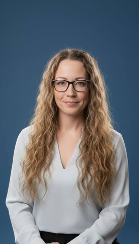 Kimberly Sanderson (headshot)