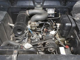 Peugeot 404 Vergaser Motor.