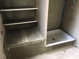Badsanierung , neue Aufteilung der Sanitätechnik , individuell gestaltbares Trockenbau Regal , integrierbare Nische 