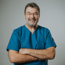 Dr. Dr. Folker Fiedler Zahnarzt, Fachzahnarzt für Oralchirurgie, Facharzt für Mund-, Kiefer- und Gesichtschirurgie im Zahnzentrum Fiedler in Kenzingen