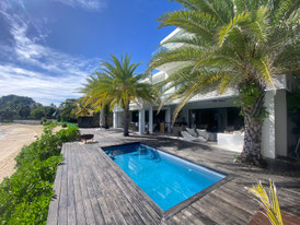 Villa avec 4 chmabres en suite, et prestige avec vue mer et accès a la plage, réservée aux mauriciens, a grand baie ILE Maurice, par jinvesty île Maurice 