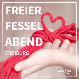 Quadratische Kachel: rotes Bondage-Seil mit herzförmiger Schlaufe in zwei Händen, weicher Hintergrund; feiner weißer Rahmen; große Schrift „Freier Fesselabend Freiburg“, unten rechts das Liebensfreude-Logo.