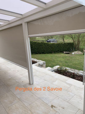 Mise en place d'une toile coulissante sur une pergola en aluminium