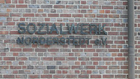 Der Verein Sozialwerk Norderstedt e.V. ist seit 1974 in sozialen Bereichen von Norderstedt engagiert. Unser Pflegedienst, Sozialstation Garstedt pflegt und versorgt hilfsbedürftige Menschen in ihrer gewohnten Umgebung.  Die Psychologische Beratung berät u