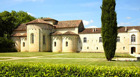 Visiter l'Abbaye de Flaran, Valence sur-Baïse dans le Gers, en Occitanie, à 20 minutes de Lassenat éco-maison d'Hôtes en Gascogne, chambre d'Hôtes de charme, table d'hôtes gourmande, bio et locavore, destination campagne, écotourisme et slowtourisme.