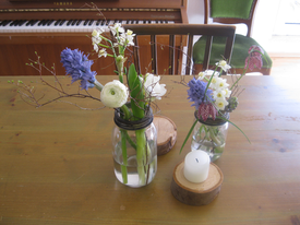 Tischschmuck aus regionalen Blumen (Freising)
