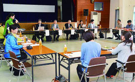 イリオモテヤマネコ保護増殖検討会が開かれ、1年間の報告などが行われた=22日、竹富町離島振興総合センター