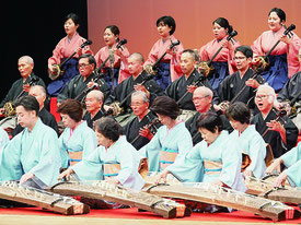 沖縄新進芸能家協会による石垣公演が行われた=26日夜、市民会館大ホール