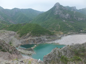 Koman-Lake-Fisherman-Albania-Fog-Spooky-Narrow-Water-Cliffs