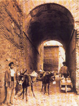Cobertizo de la Iglesia de San Miguel - hacia 1900 - Toledo Olvidado