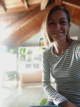 signora che sorride