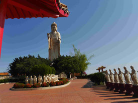 Riesenbuddha im taiwanesischen Kloster Fuo Guang Shan nahe Kaoshung