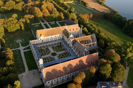 Abbaye de Royaumont. TEMPLE DE PARIS