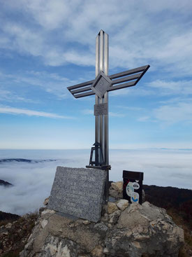 Gaisberg Gipfelkreuz nach der Wanderung auf die Mollner Hütte, weiter geht es zum Dürren Eck
