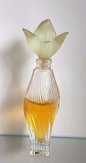 NILANG - MINIATURE LALIQUE AVEC BOUCHON FLEUR EN PLASTIQUE VERT CLAIR