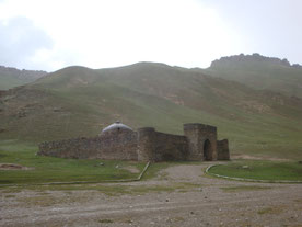 Tash-Rabat-Naryn-zijderoute-karavanserai-hotel-slaapplaats-Kirgizië
