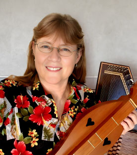 Klezmer master Pete Rushefsky performs Friday evening and teaches 3 workshops.