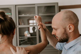 osteopathische Behandlung Schulter