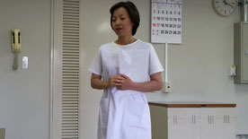 看護師役の女性俳優｜映像資料