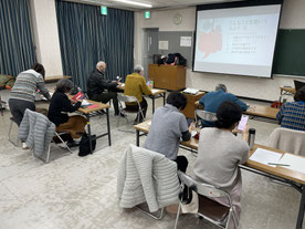 ChatGPT体験講座の様子　四日市市のNPO法人、愛マムズIT倶楽部のＩＴ講座