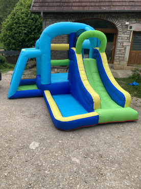 Structure avec toboggan - 4x4m - Jusqu' 9 ans