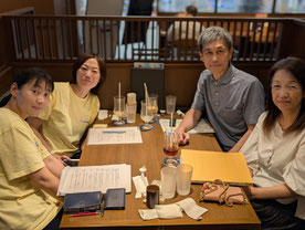 取材の様子。左から杉山さん、五十嵐さん、取材者田中、取材者桜井