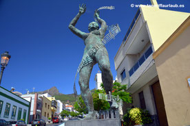 NEU! Estatua de la música