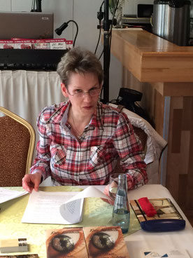 Delmenhorster Schriftstellerin Katy Buchholz bei der Lesung des DHB Netzwerkes