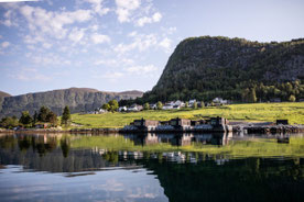 Tunheims Lodge direkt am Ufer des Fjords