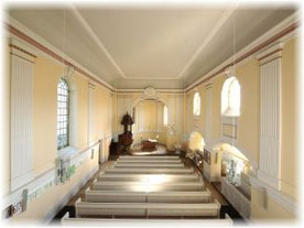 Innenraum der prot. Kirche