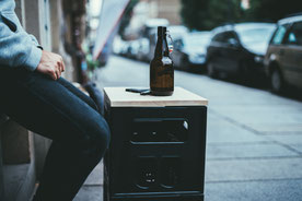 Alle Tisch aus bierkisten im Blick