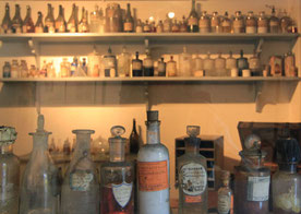 Voici à quoi devait ressembler le laboratoire de l'alchimiste Ducos (Maison de Niépce à St-Loup-de-Varenne).