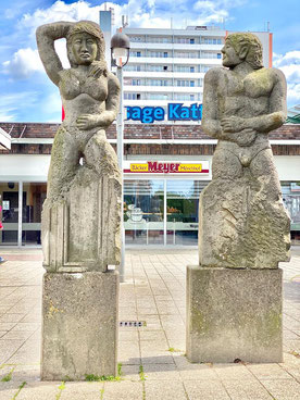 Kunst im öffentlichen Raum in Bremen Obervieland - Skulpturenallee teils lebensgroßer Skulpturen in Kattenturm-Mitte  (Foto: 05-2020, Jens Schmidt)