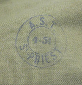 Musette du modèle "lourd" fabriquée au 4 trimestre 1951