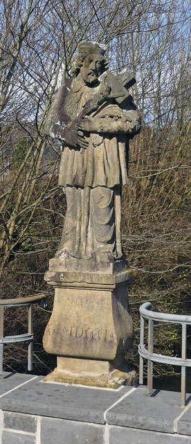 Die Statue des Hl. Nepomuk auf der Essel-Brücke