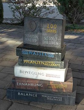 Kneippdenkmal- 200 Jahre Sebastian Kneipp- in Bad Wörishofen - 