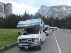 Yosemite-nationaal-park-camper-rotsen-bergen-Verenigde-Staten