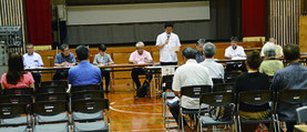 開南・於茂登地区対象の陸自配備意見交換会が開かれた=16日、大本小学校体育館