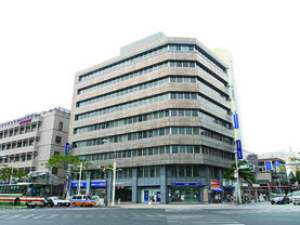 17年連続して最高価格を記録したのはみずほ銀行那覇支店が立地する那覇市久茂地3丁目国際通り