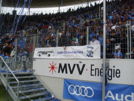 Zaunfahne des Hoffenheim-Fan-Clubs Globetrotter.