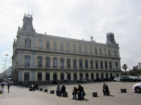 Movie location of John Wayne's "Circus World": the Barcelona seafront and the old Customs building doubled for New York in the scenes of the departure of the steamer.