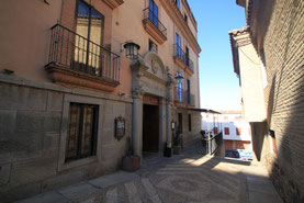 John Wayne slept here: during filming "Circus World" scenes in Toledo, the cast stayed in the Hotel Carlos V.  Today, the rooms are named after the stars.