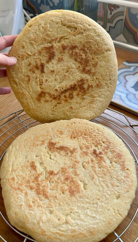Matlouh sans gluten maison, pain algérien moelleux à la farine de riz